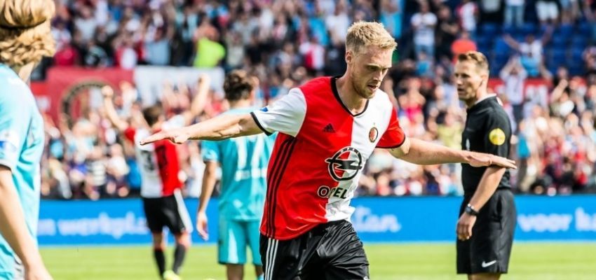 Koploper Feyenoord wint eerste thuiswedstrijd