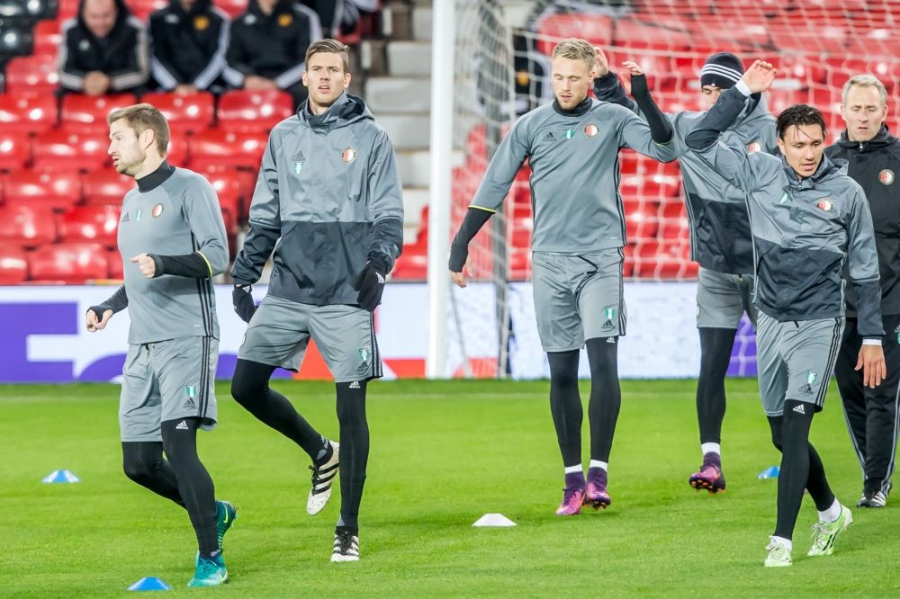 FOTO'S | Feyenoord werkt training af in Old Trafford