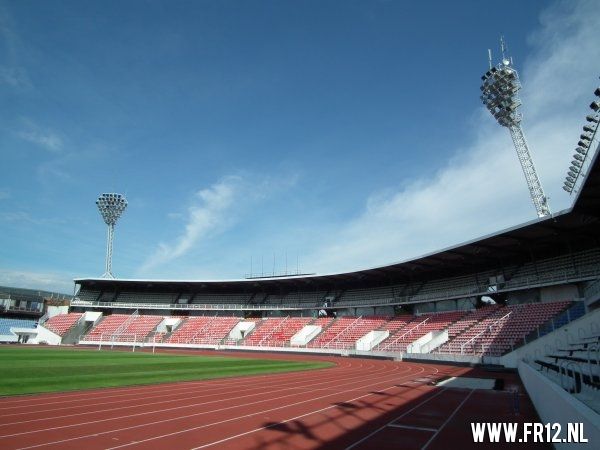 Supporters kleuren Praag rood&wit