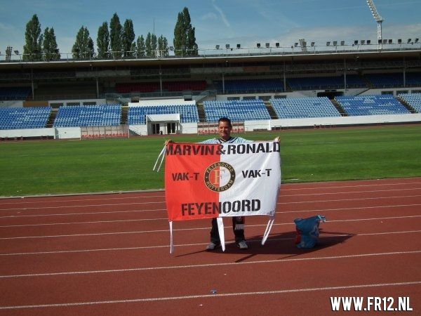Supporters kleuren Praag rood&wit