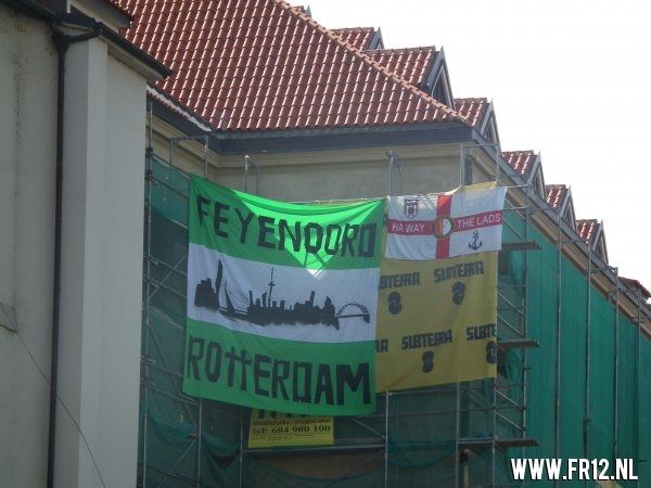 Supporters kleuren Praag rood&wit