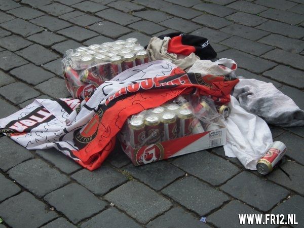 Supporters kleuren Praag rood&wit