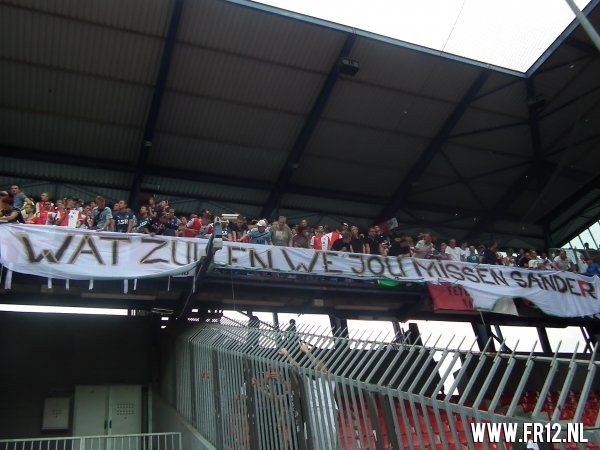 Supporters kleuren Praag rood&wit
