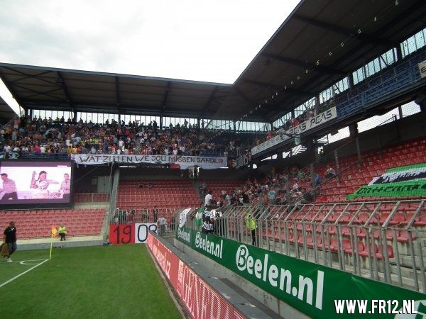 Supporters kleuren Praag rood&wit