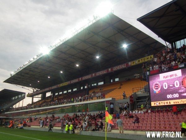 Supporters kleuren Praag rood&wit