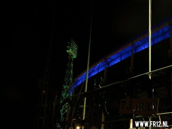 Stadion Feijenoord, De Kuip bij nacht.