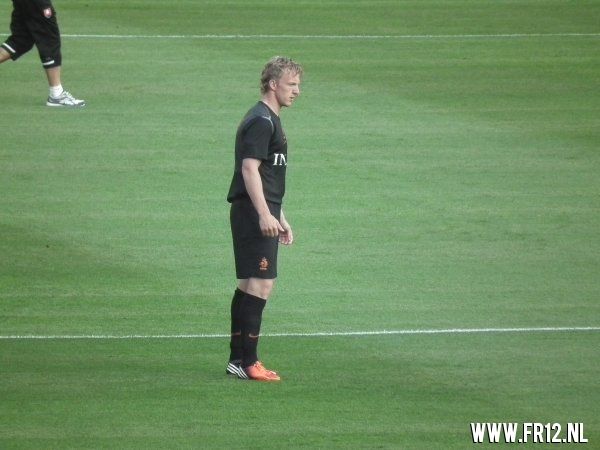 Ron Vlaar wint van Slowakije