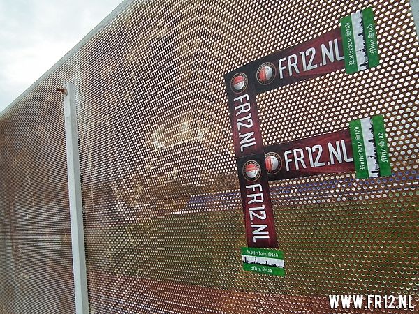 Tomasson wint in zijn debuutwedstrijd