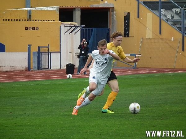 Tomasson wint in zijn debuutwedstrijd
