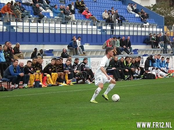 Tomasson wint in zijn debuutwedstrijd