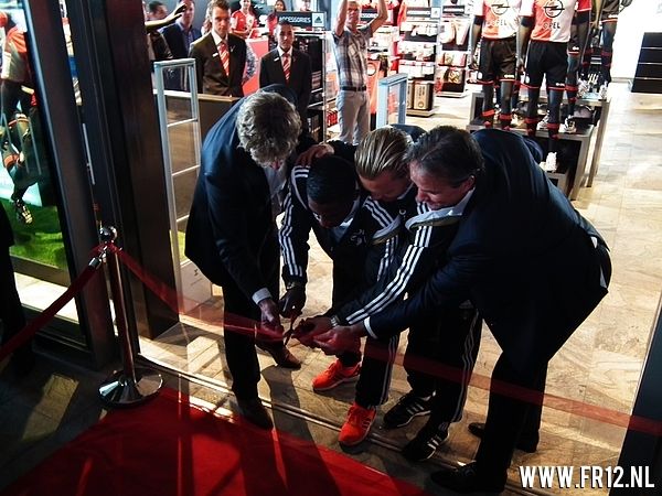 Opening nieuwe fanshops