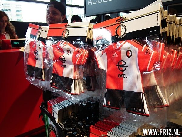 Opening nieuwe fanshops