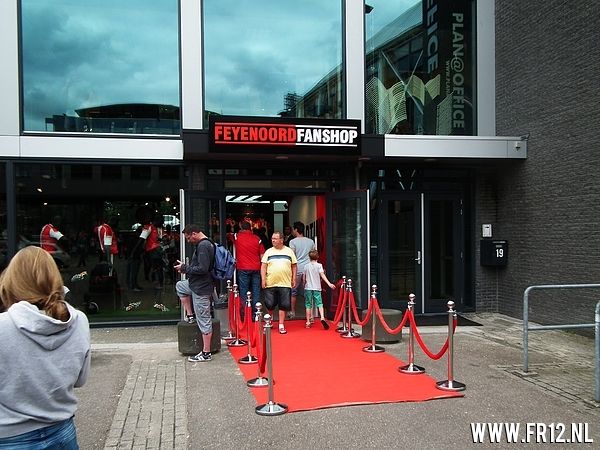 Opening nieuwe fanshops
