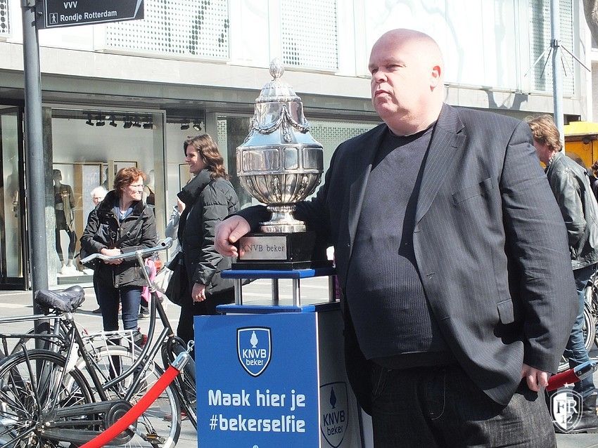 KNVB beker op de Lijnbaan