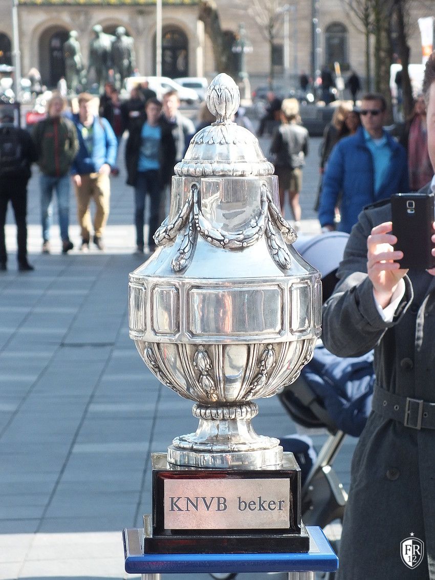 KNVB beker op de Lijnbaan