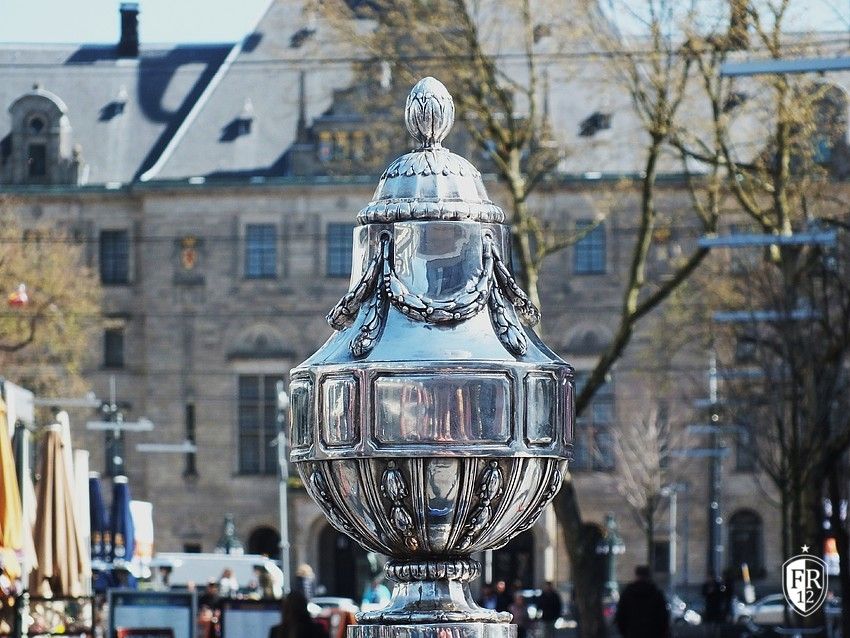 KNVB beker op de Lijnbaan