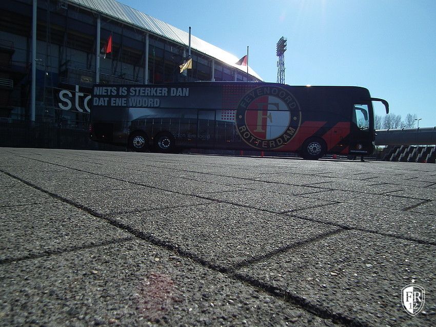 Presentatie nieuwe spelersbus