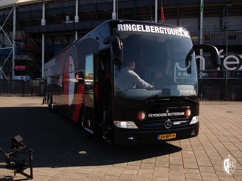 Presentatie nieuwe spelersbus
