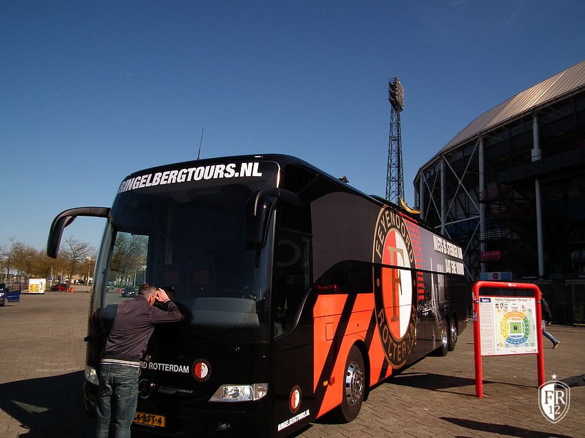 Presentatie nieuwe spelersbus