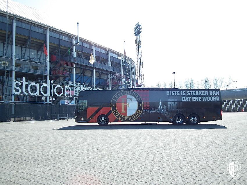 Presentatie nieuwe spelersbus