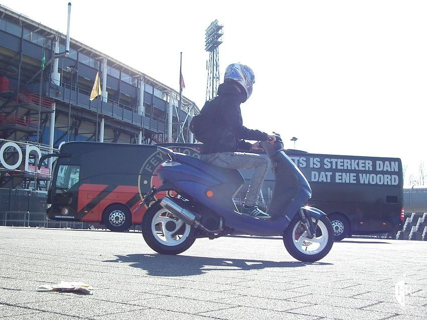 Presentatie nieuwe spelersbus