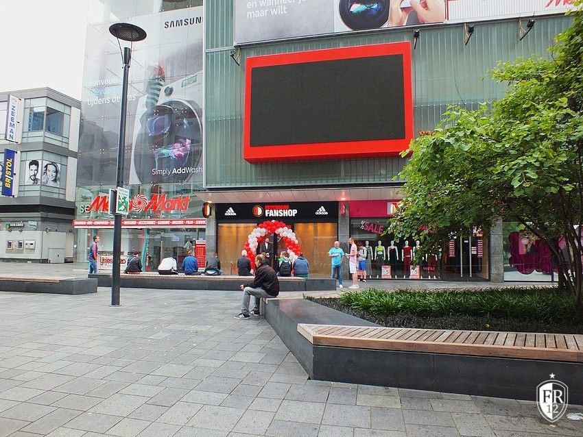 Opening nieuwe fanshop