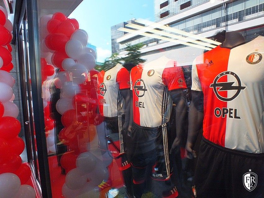 Opening nieuwe fanshop