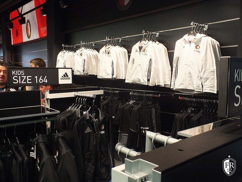 Opening nieuwe fanshop