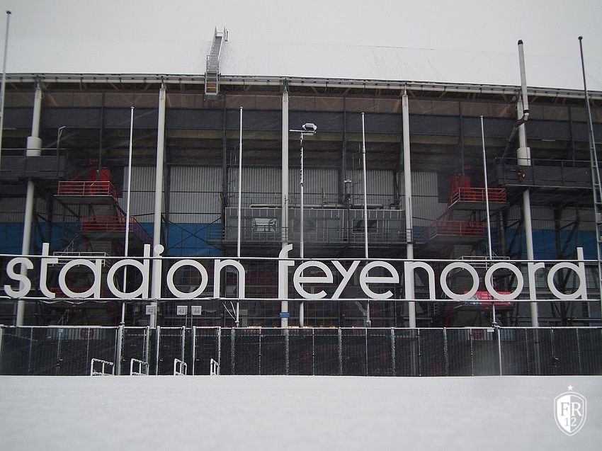 De Kuip in winterkleuren