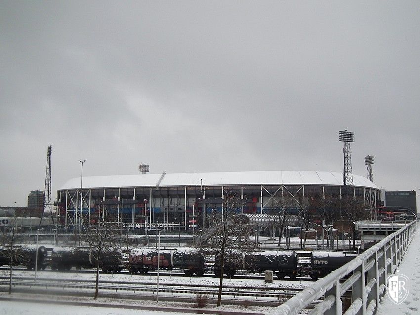 De Kuip in winterkleuren