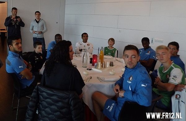 Feyenoordfans lunchen met selectie