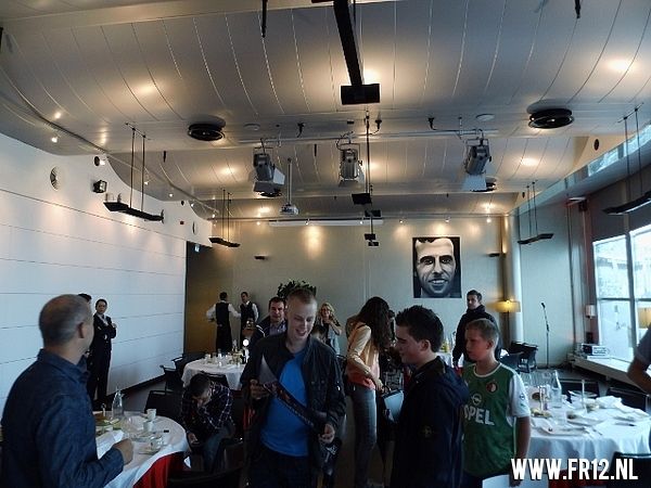 Feyenoordfans lunchen met selectie