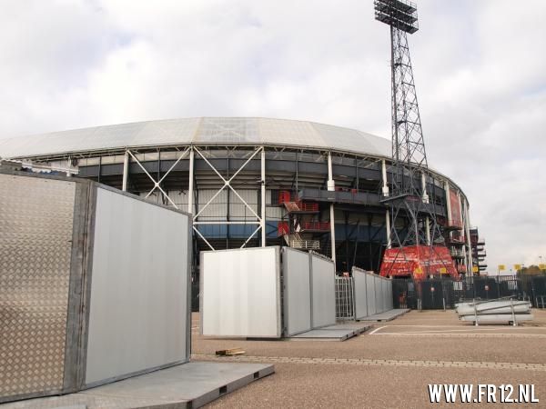 hekken rondom maasgebouw