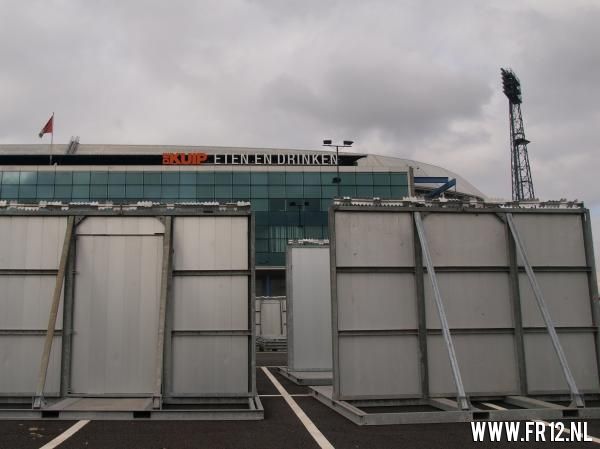 hekken rondom maasgebouw