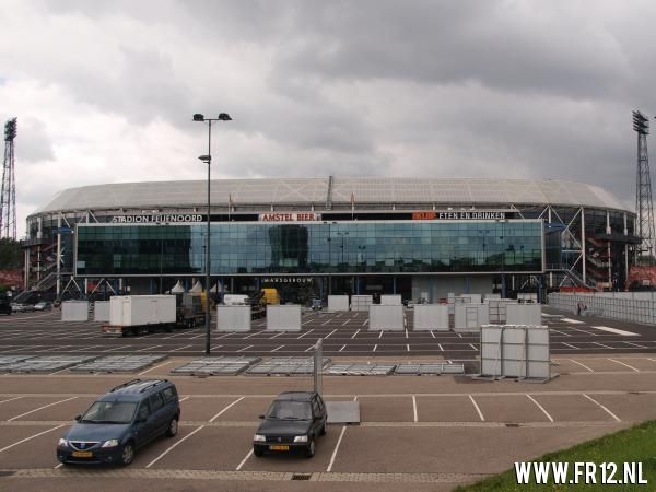 hekken rondom maasgebouw