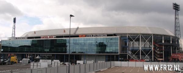 hekken rondom maasgebouw