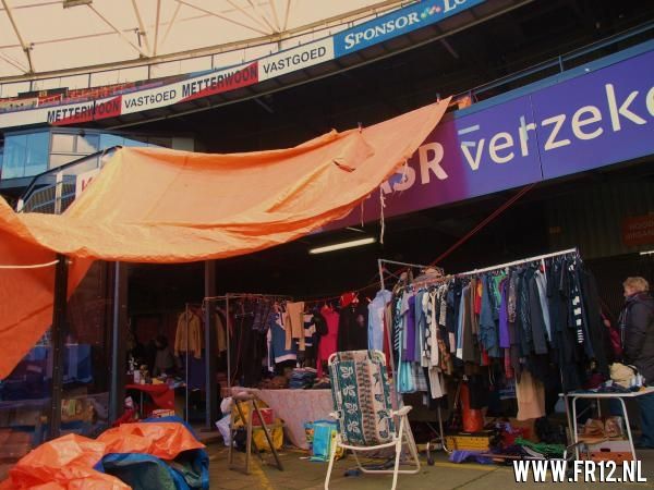 AFCA spuitwerk op fanshop en De Kuip