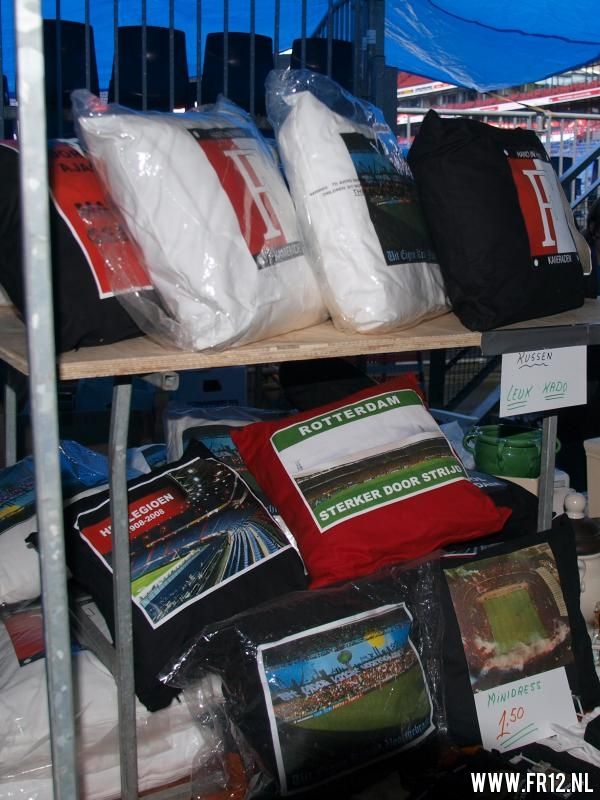 AFCA spuitwerk op fanshop en De Kuip