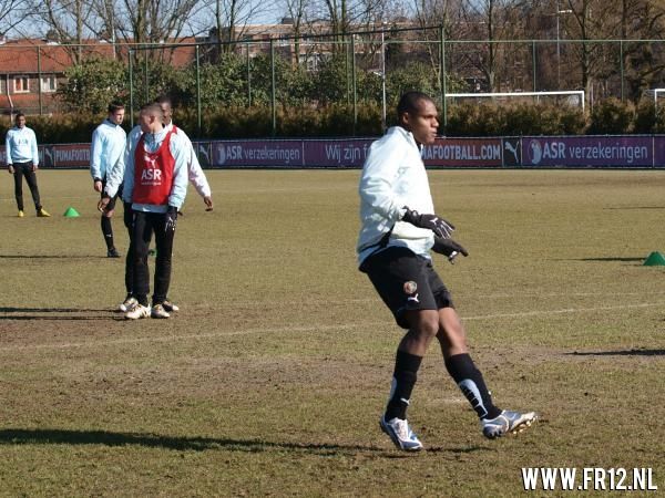 AFCA spuitwerk op fanshop en De Kuip