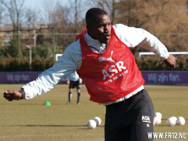 AFCA spuitwerk op fanshop en De Kuip