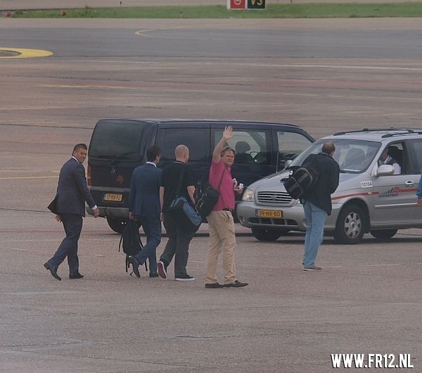 Selectie en supporters vertrekken naar Krasnodar.