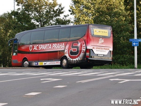 Training Sparta Praag in de kuip