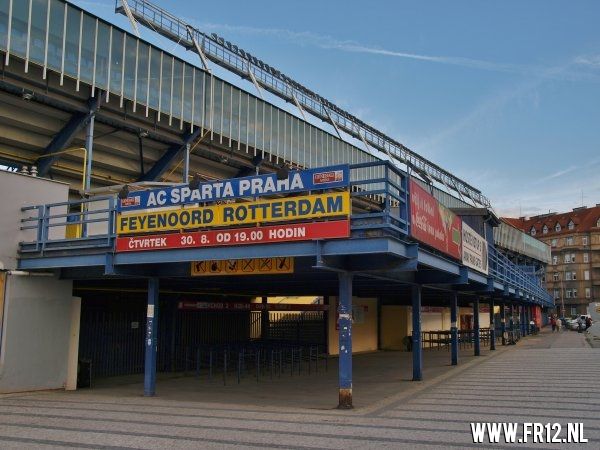 FR12 stadion tour in Praag