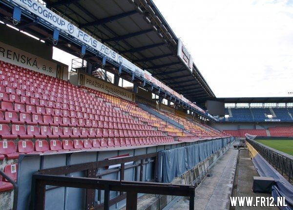 FR12 stadion tour in Praag