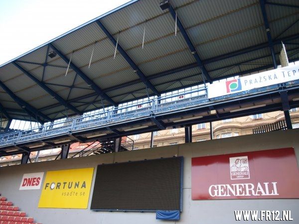 FR12 stadion tour in Praag