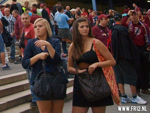 Supporters kleuren Praag rood&wit