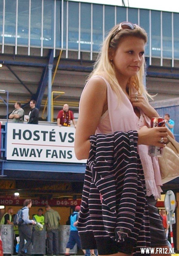 Supporters kleuren Praag rood&wit