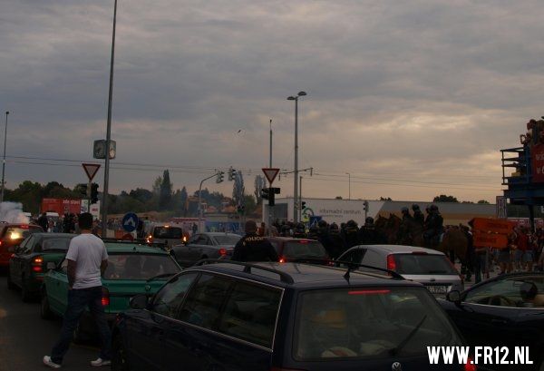 Supporters kleuren Praag rood&wit