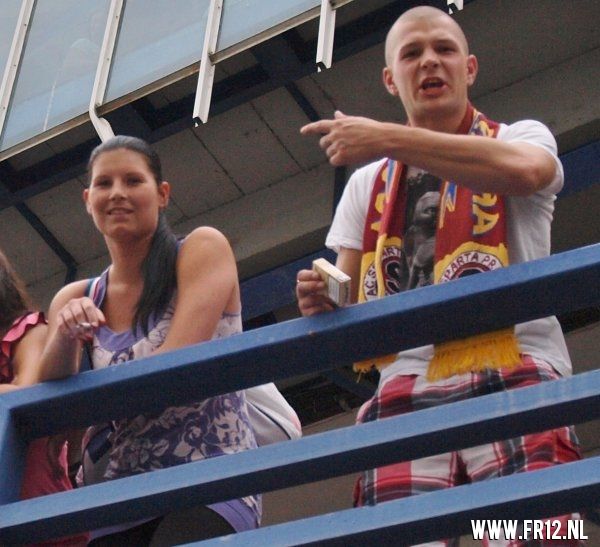 Supporters kleuren Praag rood&wit
