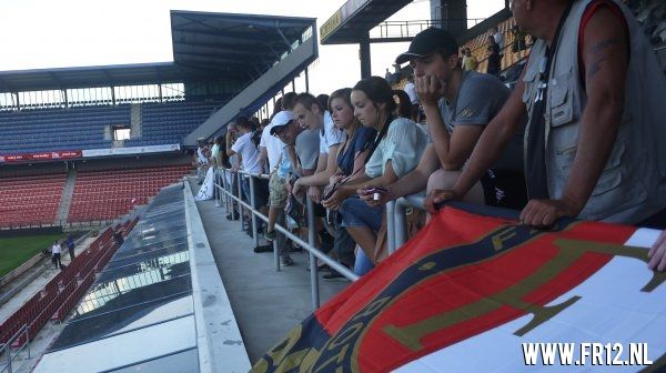 Feyenoordfans in Praag  ( Training )